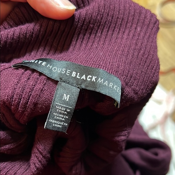 White House Black Market Burgundy Turtleneck Sweater - Picture 13 of 13